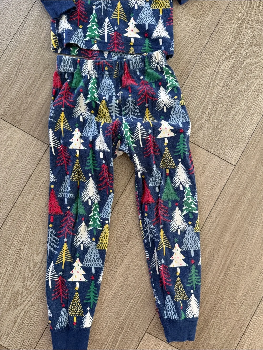 Hanna Andersson organic cotton holiday tree pajamas size 5